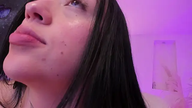 ViolettaHotLatin_のライブチャットルーム