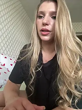 Онлайн секс-шоу adel_secret