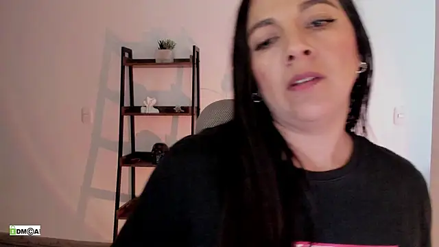 urcute_kitten's Live Chat Room