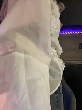 غرفة دردشة Ivy_Bae المباشرة