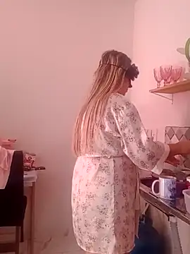 titiasexy Adlı Modelin Canlı Sohbet Odası