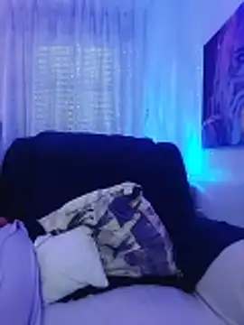 Kimiechanuwu Adlı Modelin Canlı Sohbet Odası