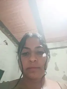 Giselabrunette25's Live Chat Room