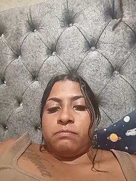 Giselabrunette25 Adlı Modelin Canlı Sohbet Odası