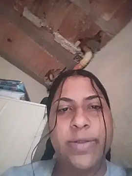 חדר צ'אט בשידור חי של Giselabrunette25