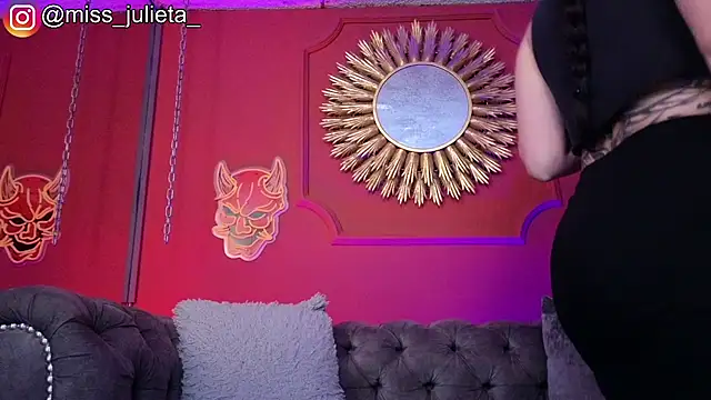 Živá chatovací místnost Julieta_Russell