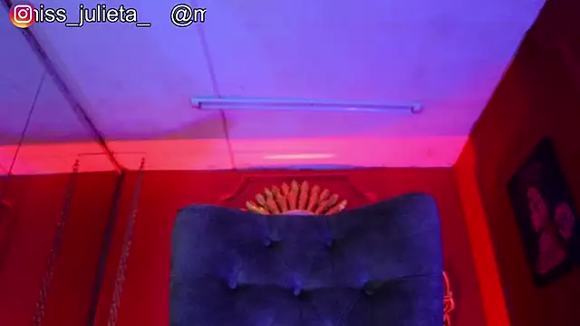 Julieta_Russell Live chatroom