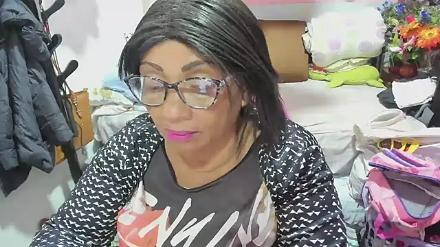 غرفة دردشة Mrs_mommy_ المباشرة