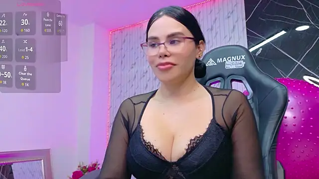 lararoberts_ Live chatroom