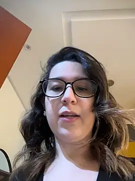 חדר צ'אט בשידור חי של amooraaamoon
