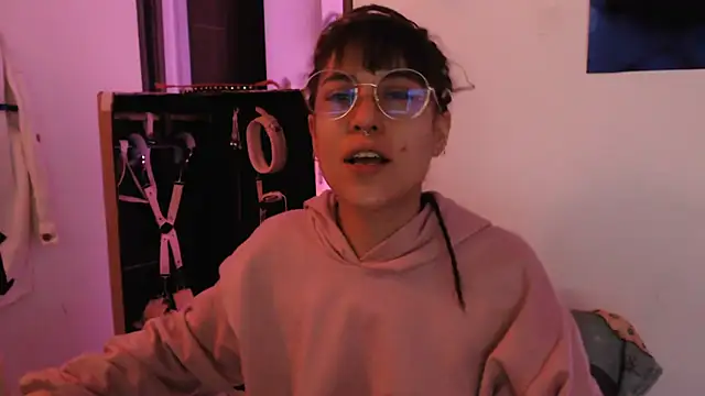 Hellen_dumont Adlı Modelin Canlı Sohbet Odası