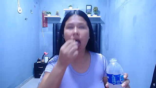 Letty_Plugxo Live Chatraum
