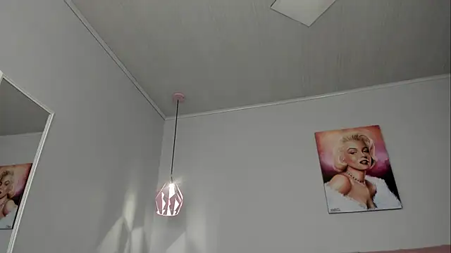 ScarletGV's Live Chat Room