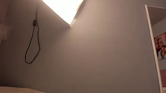 ScarletGV's Live Chat Room