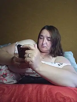 LiluHot élő chatszobája