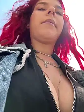 חדר צ'אט בשידור חי של RiriRoseey