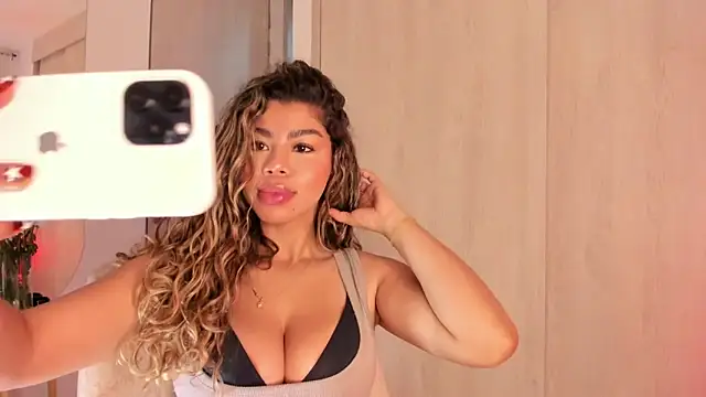 Melina_Ferrer1 – live chatrum