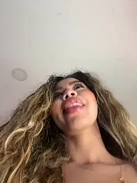 Melina_Ferrer1's Live Chat Room