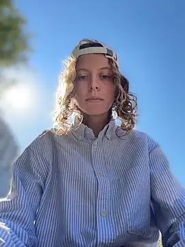 חדר צ'אט בשידור חי של RinaMood