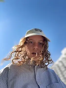 Chat soba uživo modela RinaMood