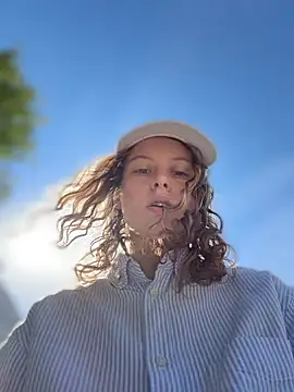 חדר צ'אט בשידור חי של RinaMood