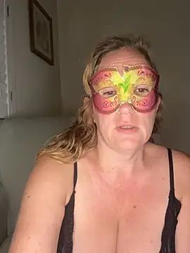 largeboobies30 – live chatrum