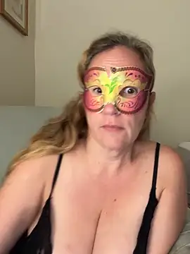 largeboobies30 Live Chatraum