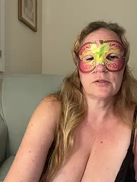 غرفة دردشة largeboobies30 المباشرة