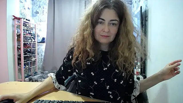 Helen1974 Adlı Modelin Canlı Sohbet Odası