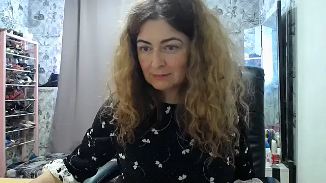 Helen1974 Adlı Modelin Canlı Sohbet Odası