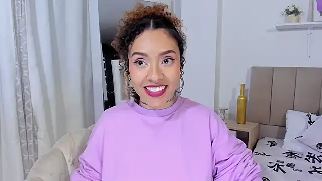 Zoe_Gruber's Live Chat Room