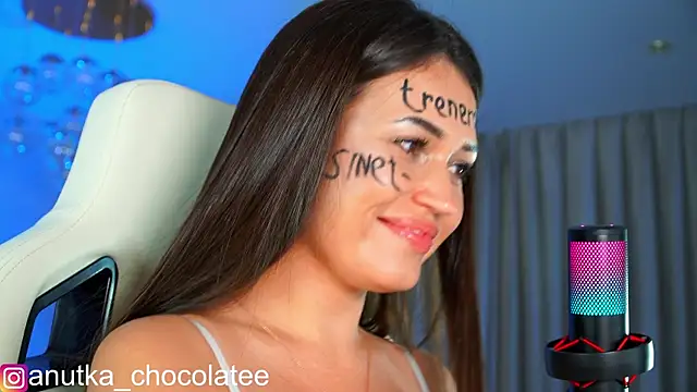 Pokój czatu na żywo – Adel_chocolate_