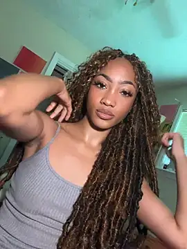 spicybien Adlı Modelin Canlı Sohbet Odası
