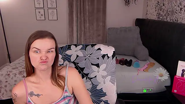 DaisieMaeXO's Live Chat Room