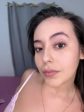 חדר צ'אט בשידור חי של Julietasantos__