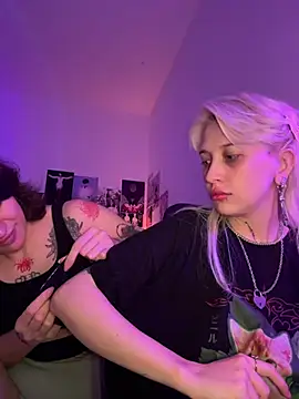 Dooubletroublee: δωμάτιο απευθείας συνομιλίας