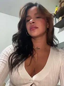Živá chatovací místnost sarah_salis_