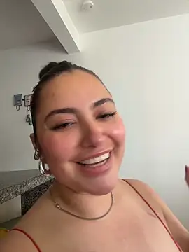 Sala de chat en directo de sukhakunis1