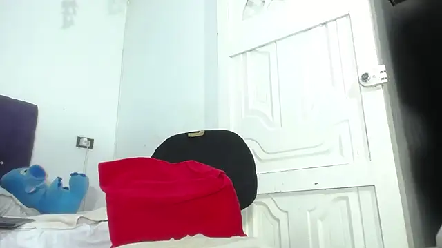 Squirter_pussybomb Adlı Modelin Canlı Sohbet Odası