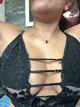 dayadubey_ Adlı Modelin Canlı Sohbet Odası