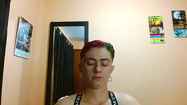 tomboyblue's Live Chat Room