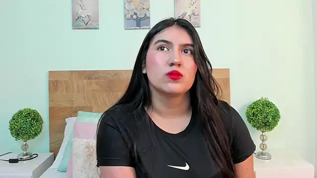 LexiiBloom Adlı Modelin Canlı Sohbet Odası