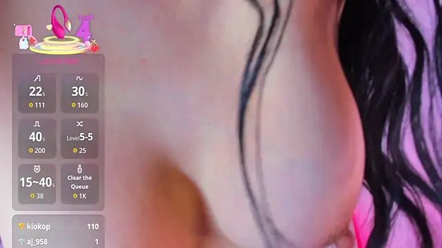 caro_lyne_ – Naživo chatovacia miestnosť
