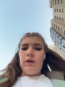 חדר צ'אט בשידור חי של Holy_Tereza
