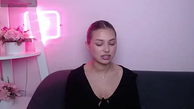 MilanaAngelAs Live Chatraum