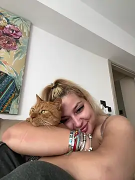 AllysonK's Live Chat Room