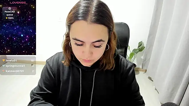 חדר צ'אט בשידור חי של maryluna95