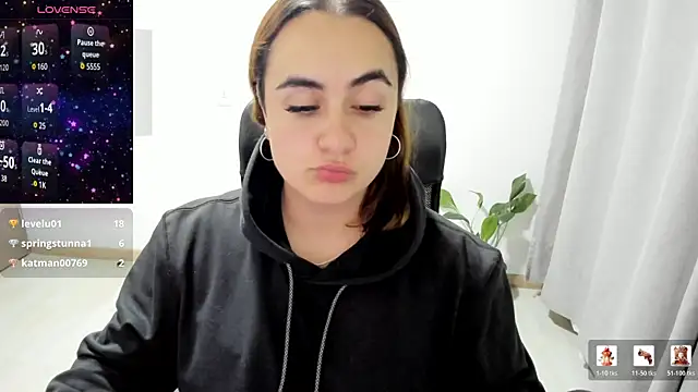 חדר צ'אט בשידור חי של maryluna95