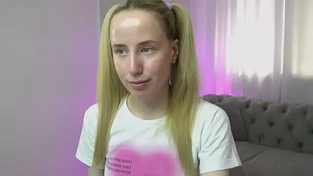 Cassie_Kelman's Live Chat Room