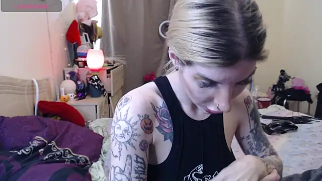 BLACKPeonyy's Live Chat Room